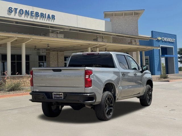 Used 2025 Chevrolet Silverado 1500 Custom Trail Boss w/ Turbomax Blackout Package AWD/4WD image 5
