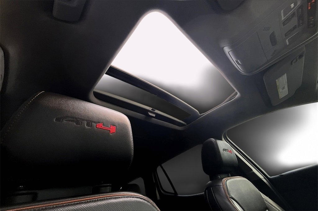 Used 2021 GMC Acadia AT4 w/ Technology Package image 27