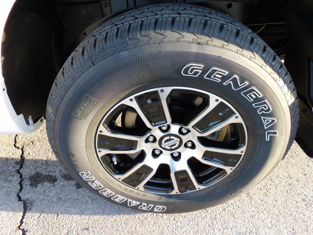 Certified 2022 Nissan Titan SV w/ SV Convenience Package image 6