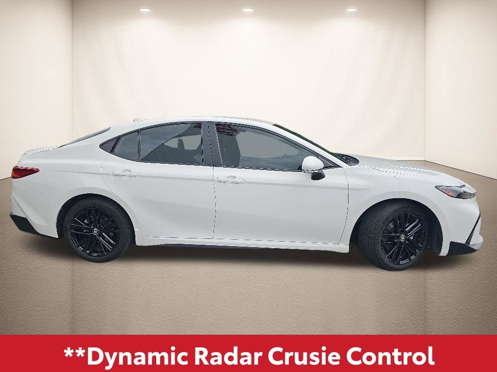 Used 2025 Toyota Camry SE FWD image 6