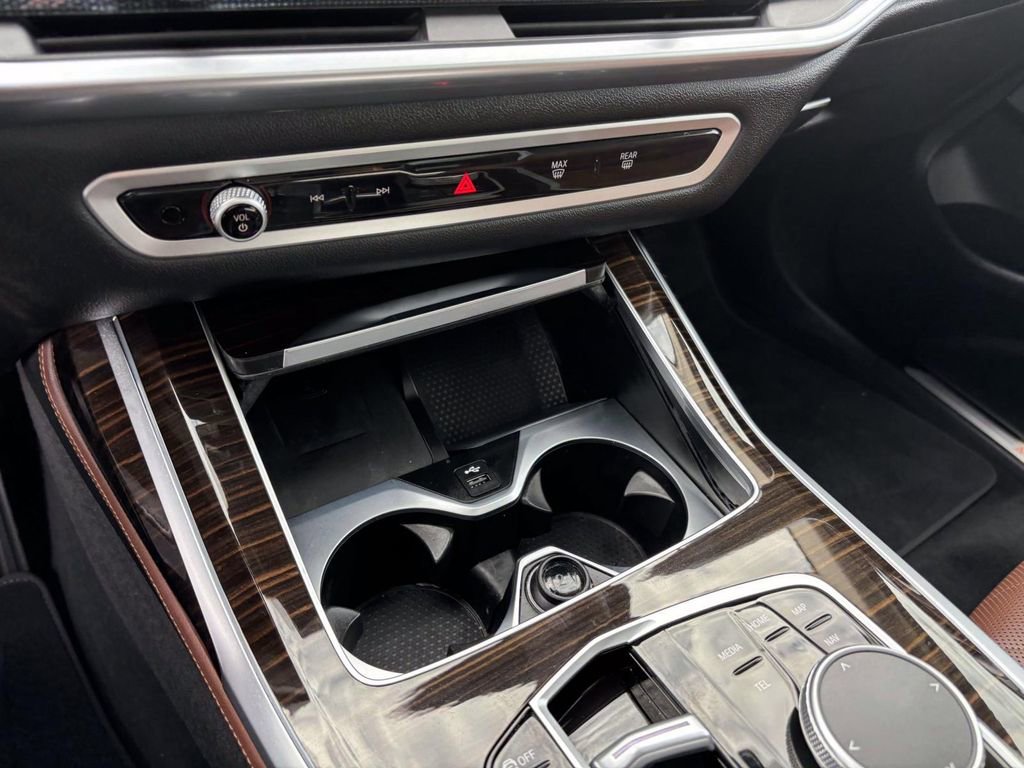 Certified 2025 BMW X7 xDrive40i image 23