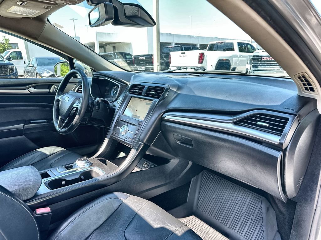 Used 2020 Ford Fusion Titanium AWD/4WD image 29