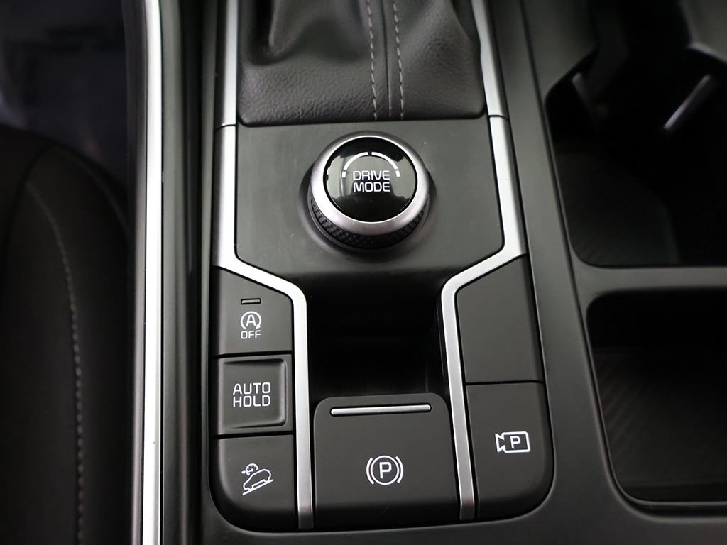 Certified 2024 Kia Sorento LX FWD image 49