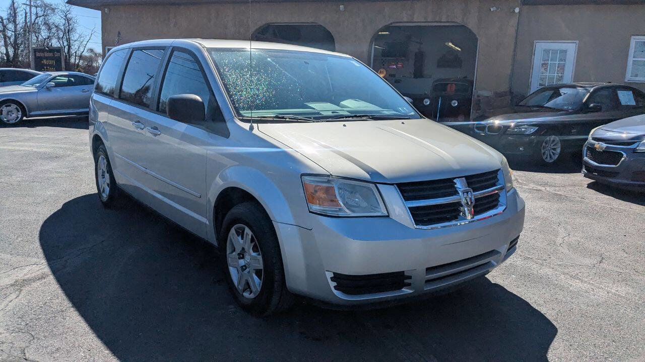 Used 2010 Dodge Grand Caravan SE w/ Climate Group FWD image 1