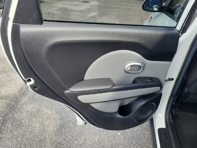 Used 2017 Kia Soul FWD image 14