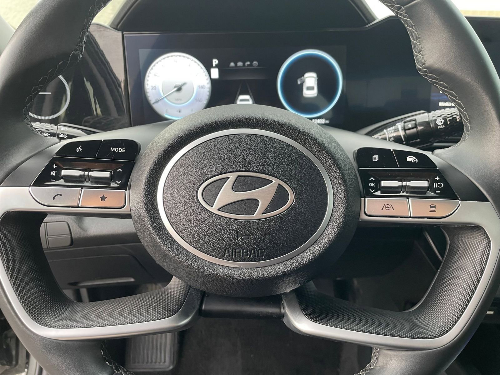 Used 2025 Hyundai Elantra Limited image 27