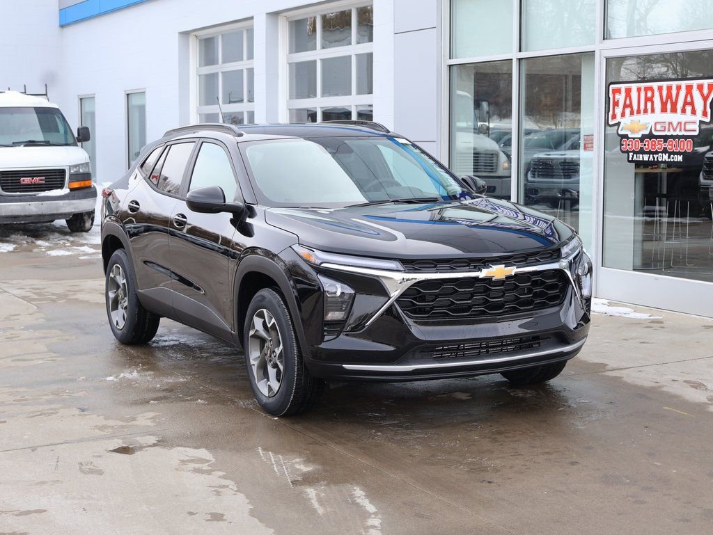 New 2026 Chevrolet Trax LT w/ Driver Confidence Package image 2