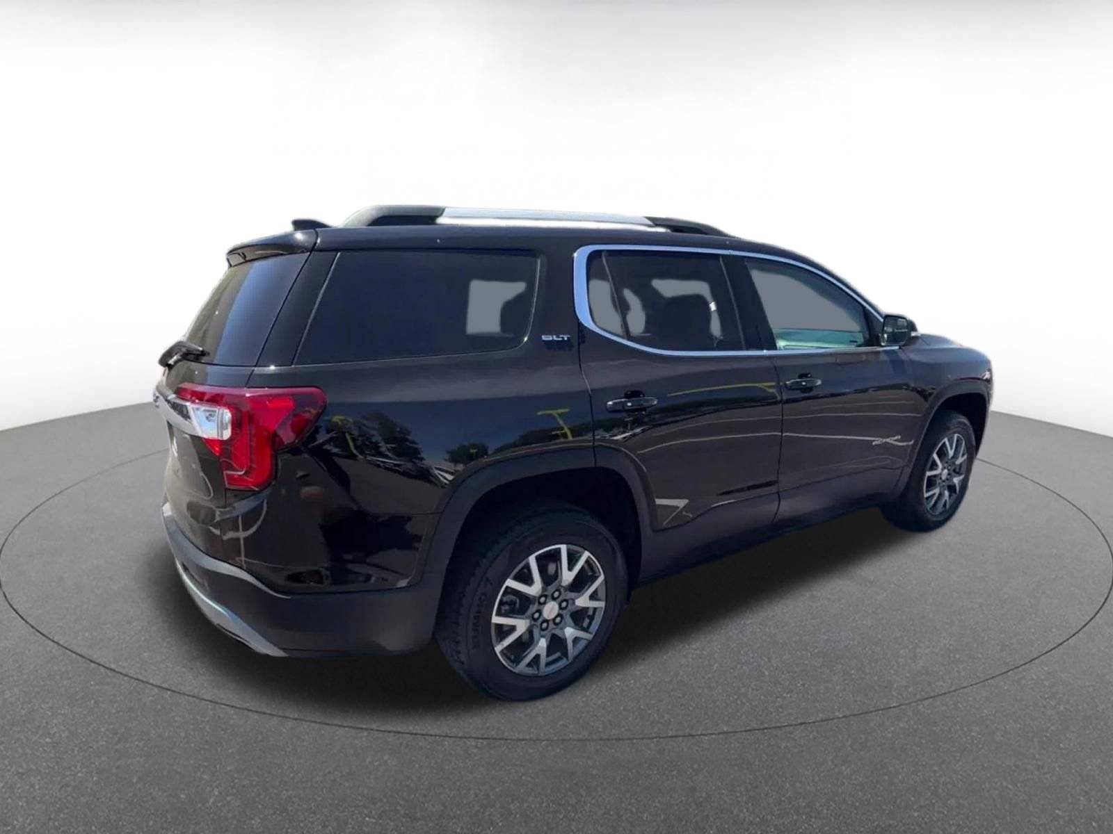 Used 2023 GMC Acadia SLT FWD image 14