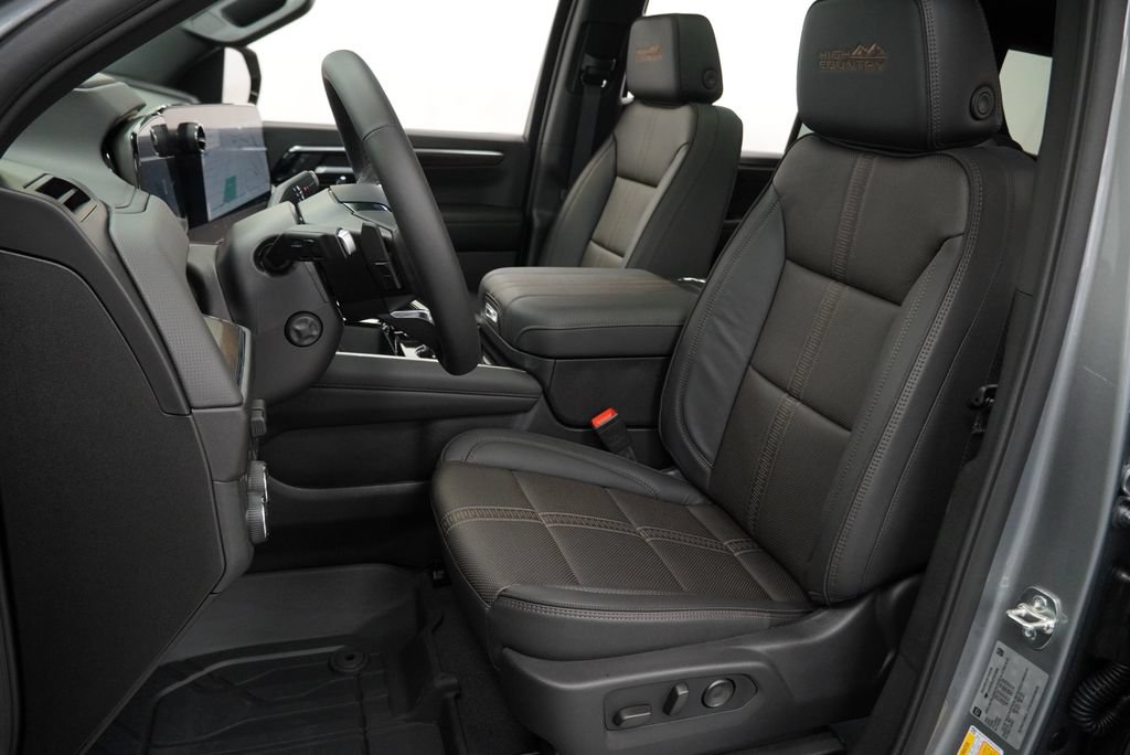 New 2026 Chevrolet Tahoe High Country w/ Sun And Tow Package AWD/4WD image 6