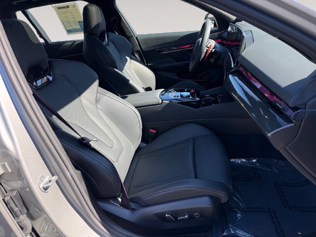 Used 2026 BMW M5 Touring AWD/4WD image 15