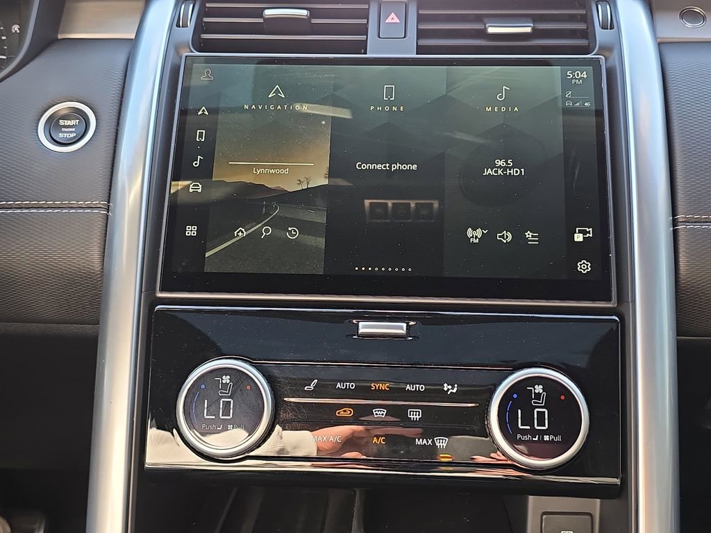 Certified 2024 Land Rover Discovery Dynamic SE AWD/4WD image 23