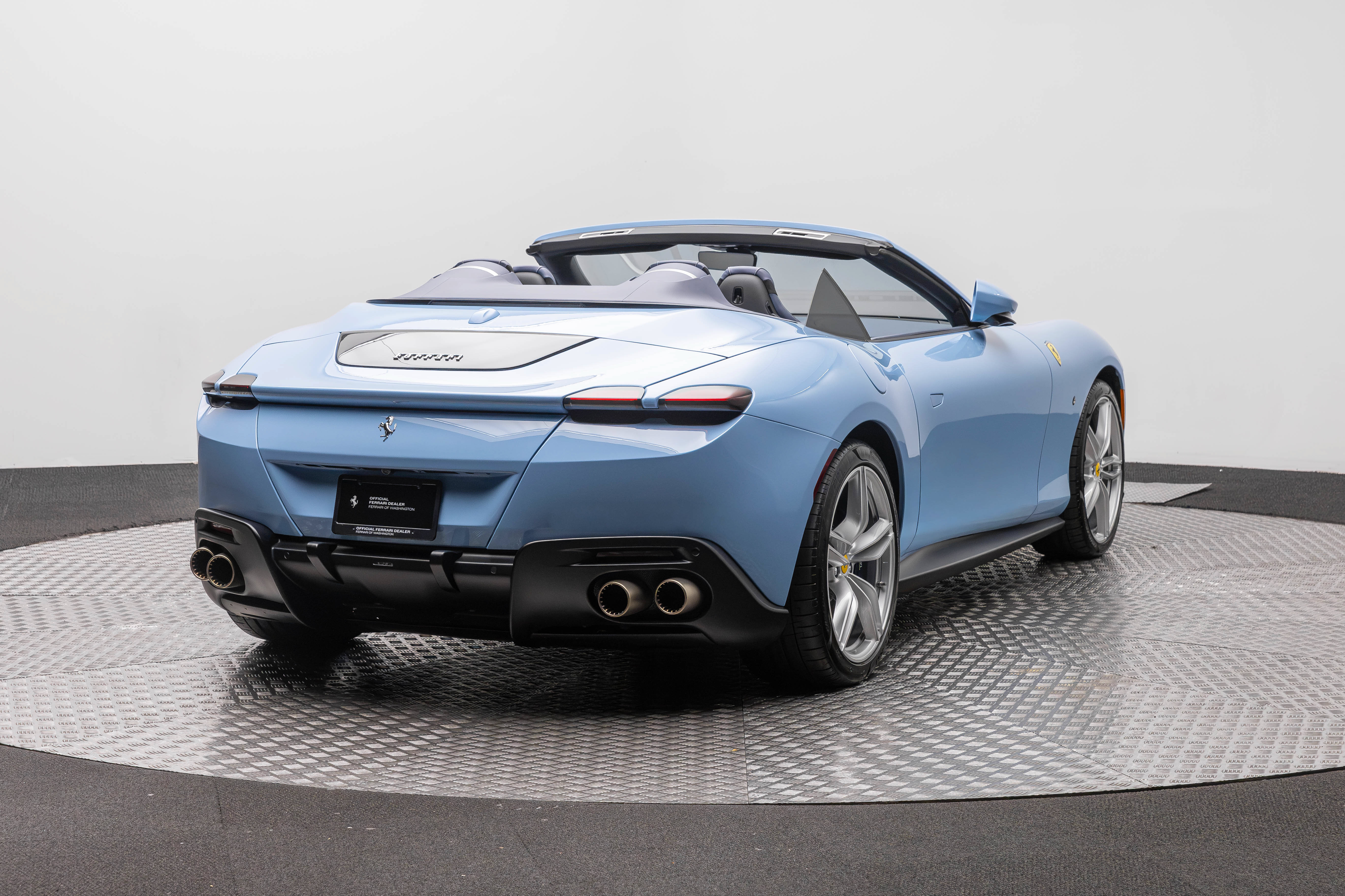 Certified 2025 Ferrari Roma Spider RWD image 7
