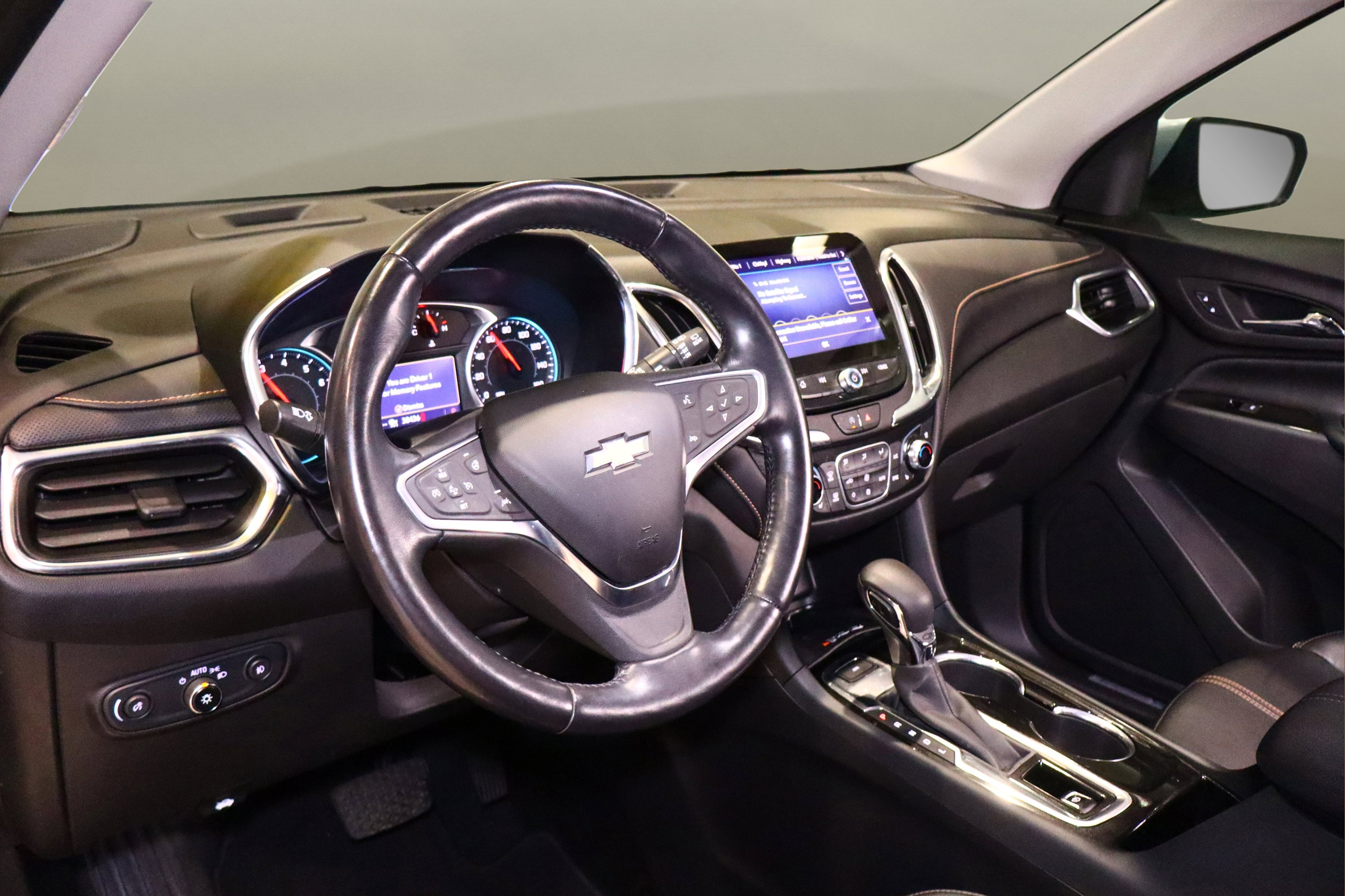 Used 2022 Chevrolet Equinox Premier image 10