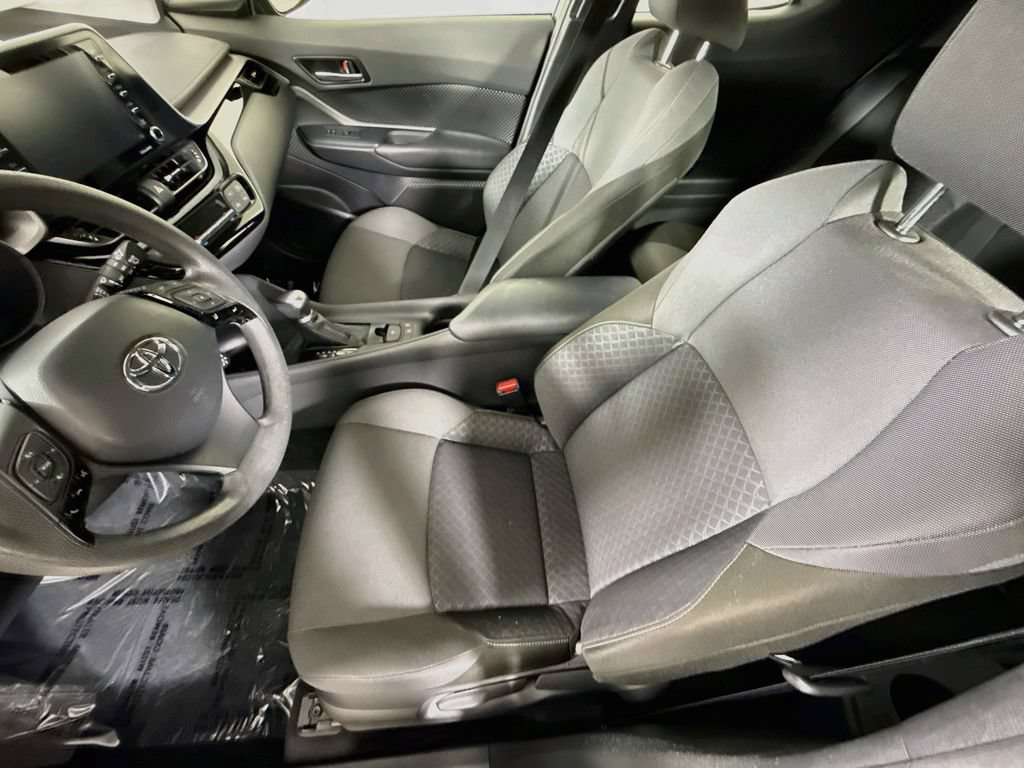 Used 2020 Toyota C-HR LE FWD image 22