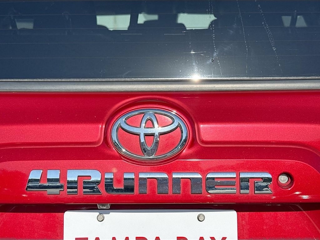 Used 2021 Toyota 4Runner SR5 AWD/4WD image 10