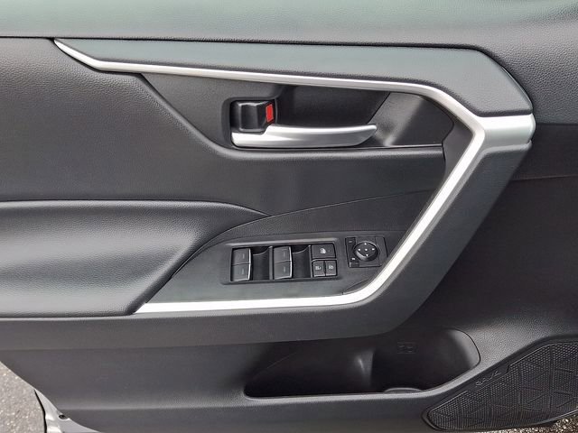 Used 2023 Toyota RAV4 XLE w/ Convenience Package image 12