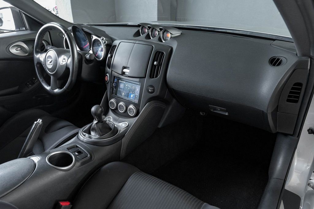 Used 2020 Nissan 370Z Coupe image 12