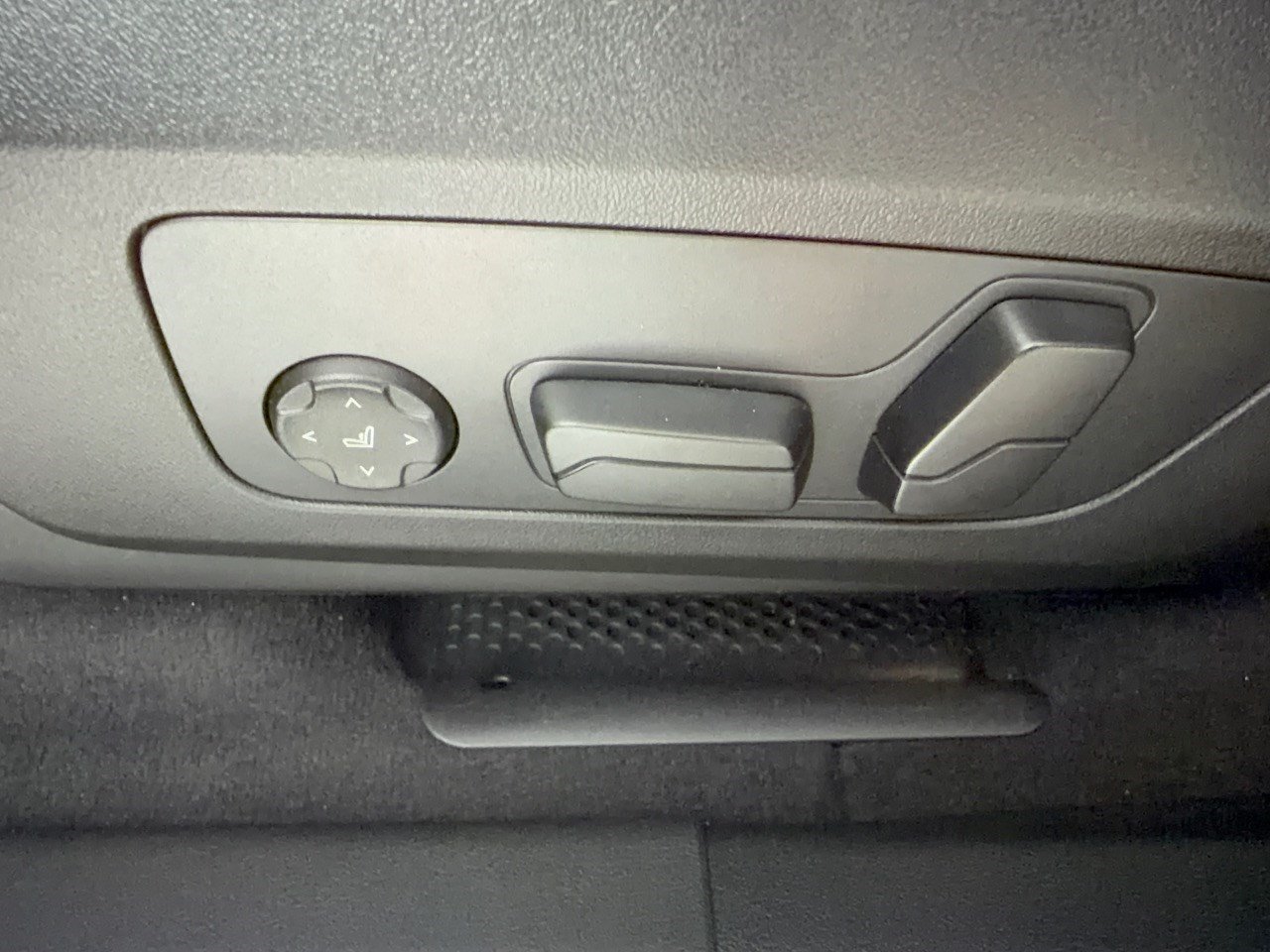 Certified 2026 BMW X1 xDrive28i AWD/4WD image 16