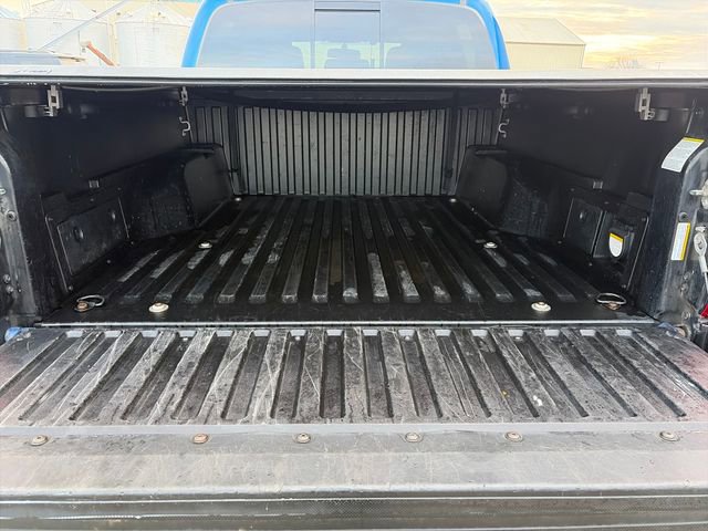 Used 2017 Toyota Tacoma TRD Off-Road w/ Tow Package (A/T) image 38