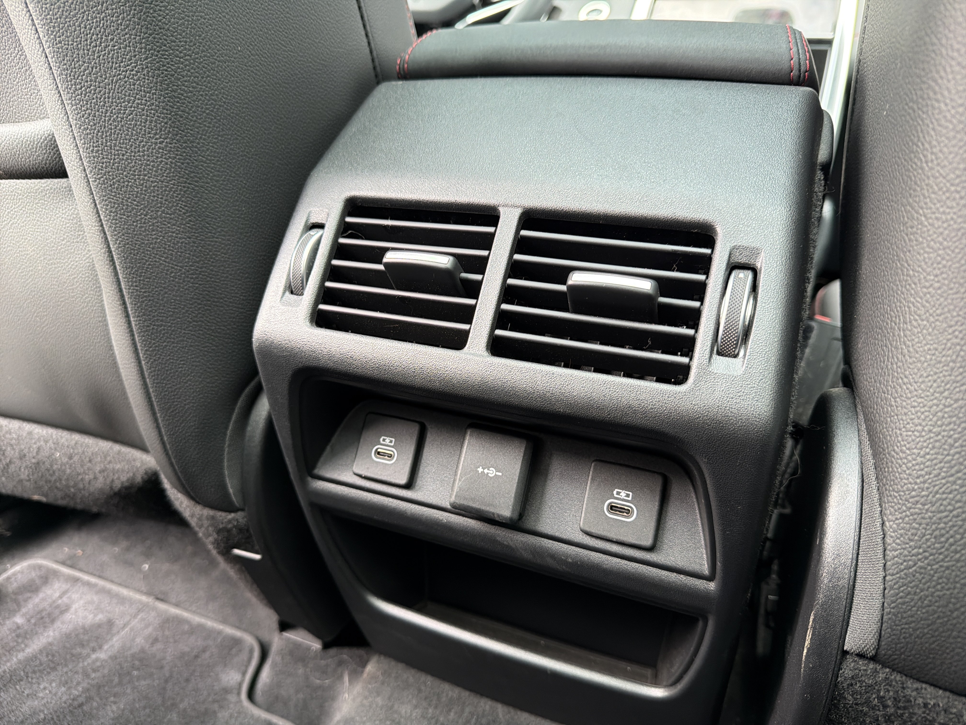 Used 2023 Land Rover Discovery Sport SE R-Dynamic AWD/4WD image 27