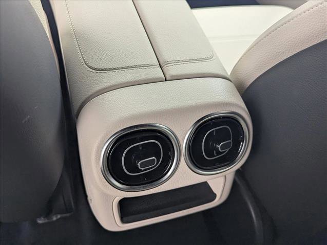 Used 2023 Mercedes-Benz GLC 300 image 16