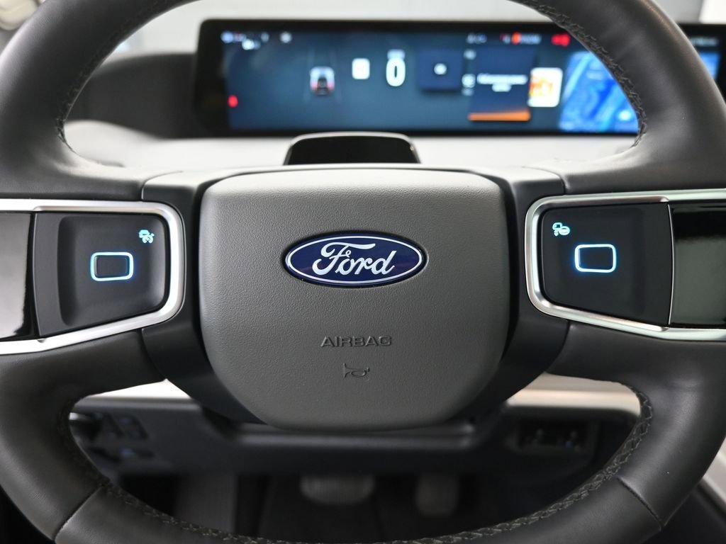 Used 2025 Ford Expedition Active image 24