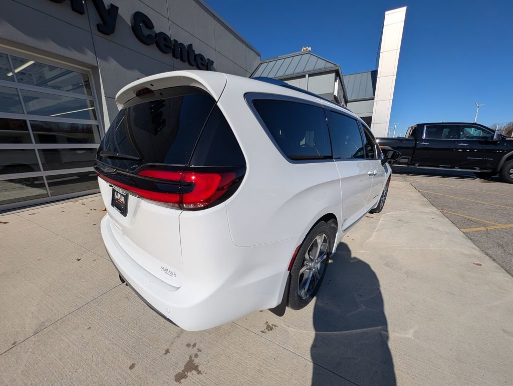 New 2026 Chrysler Pacifica Pinnacle w/ Trailer Tow Group image 5