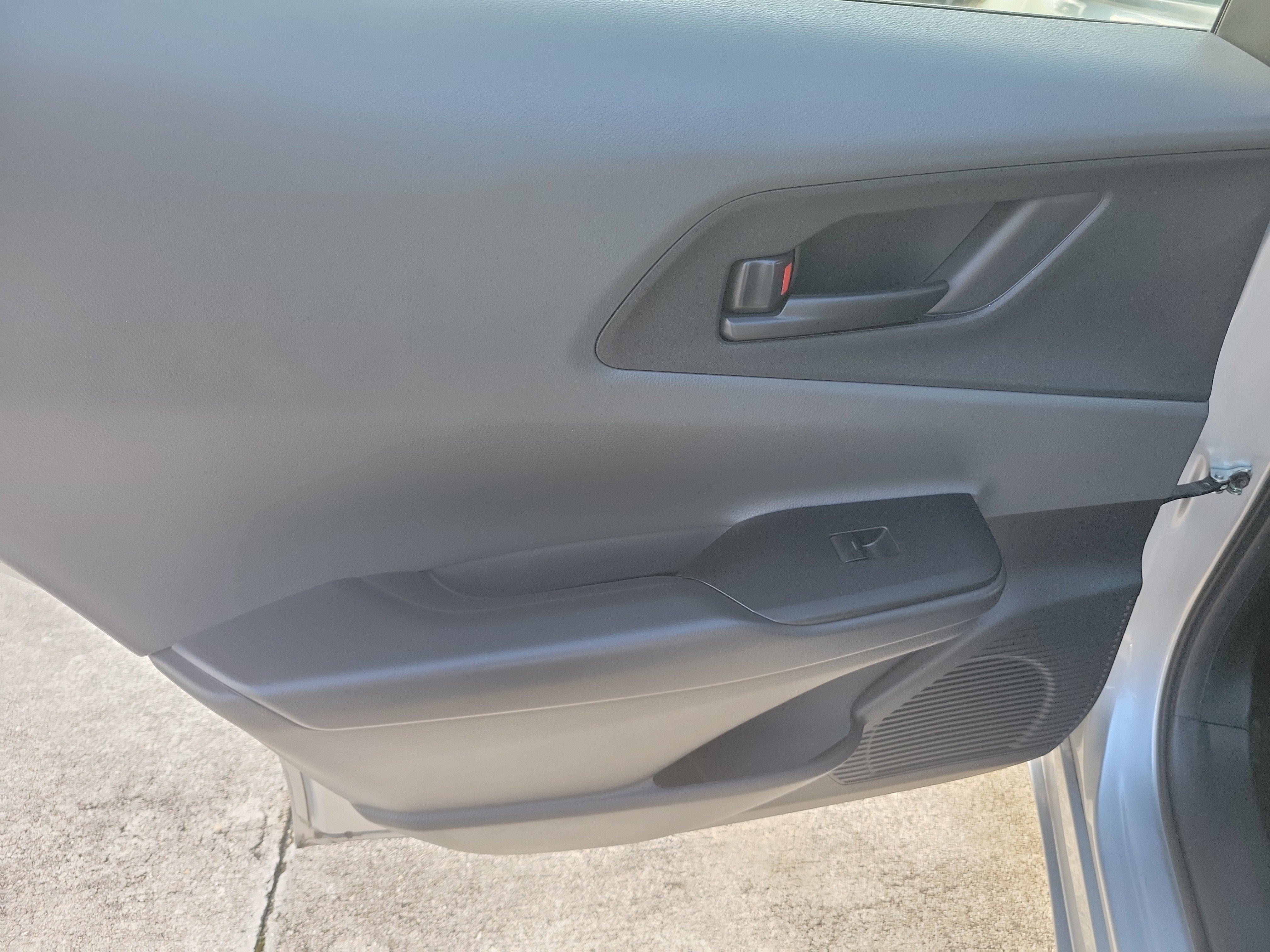 Used 2024 Toyota Prius LE FWD image 10