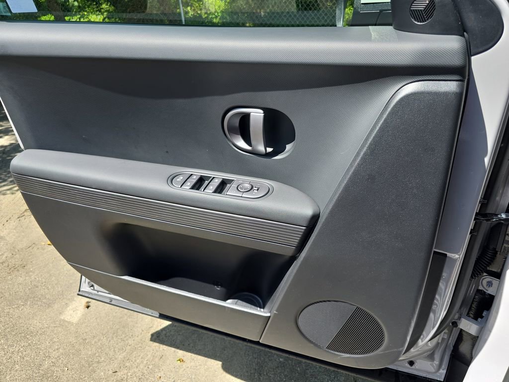 New 2025 Hyundai Ioniq 5 SE AWD/4WD image 27