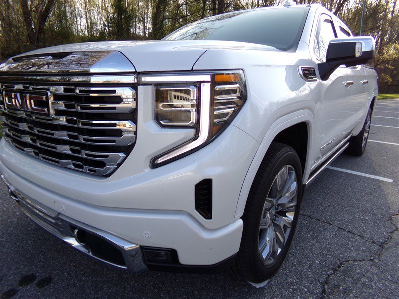 Used 2025 GMC Sierra 1500 Denali image 2
