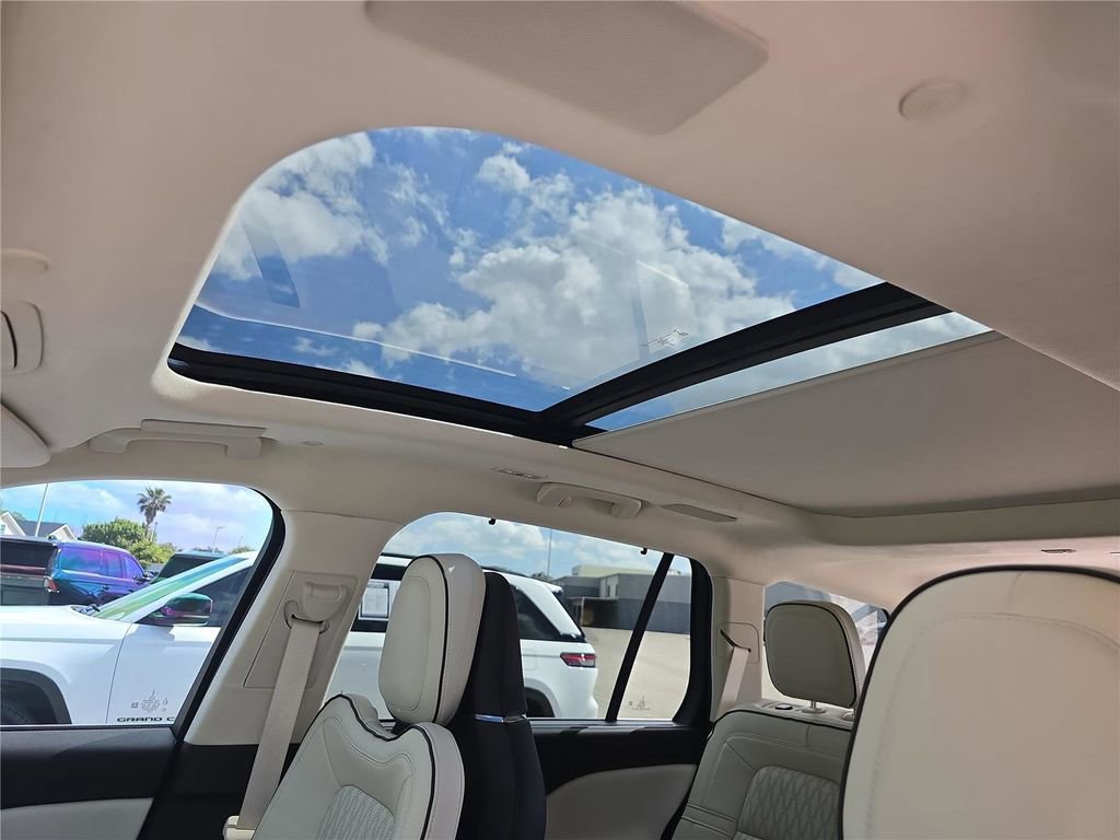 Used 2023 Lincoln Aviator Black Label image 24