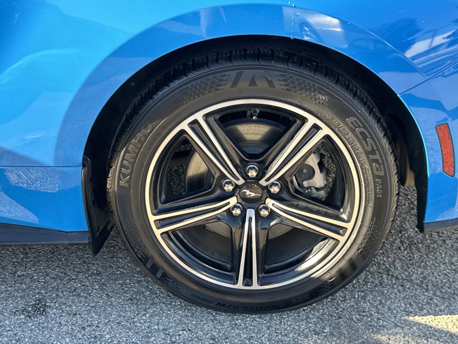 Used 2024 Ford Mustang Premium image 5