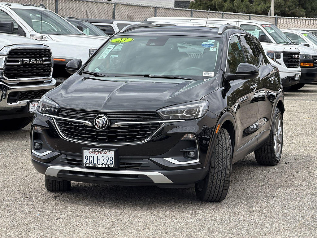 Used 2023 Buick Encore GX Essence w/ Experience Buick Package FWD image 3
