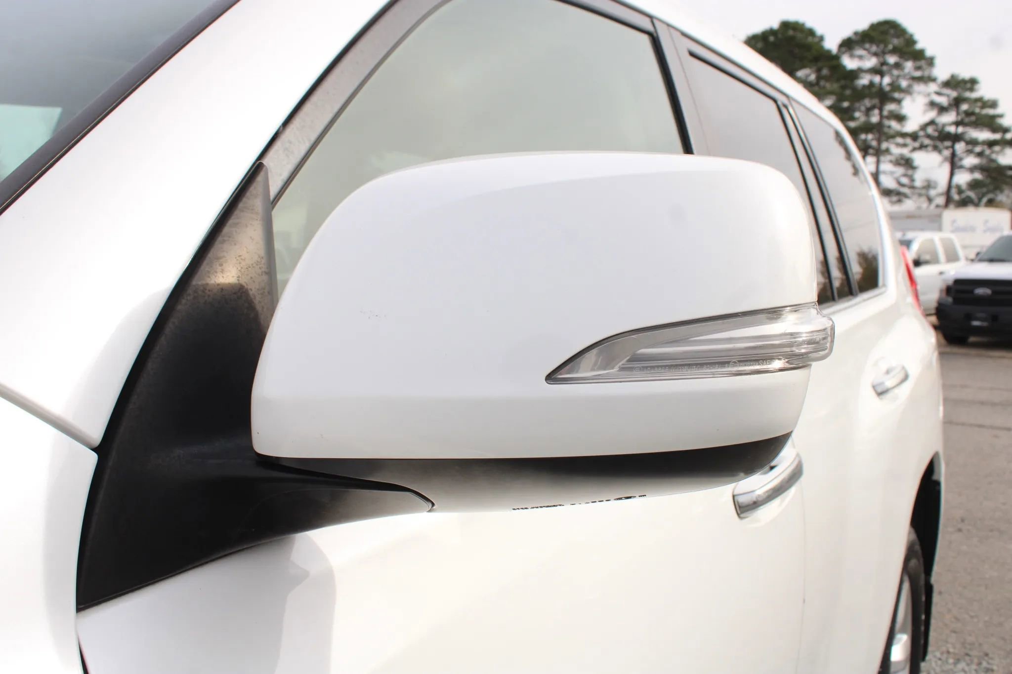 Used 2011 Lexus GX 460 image 3