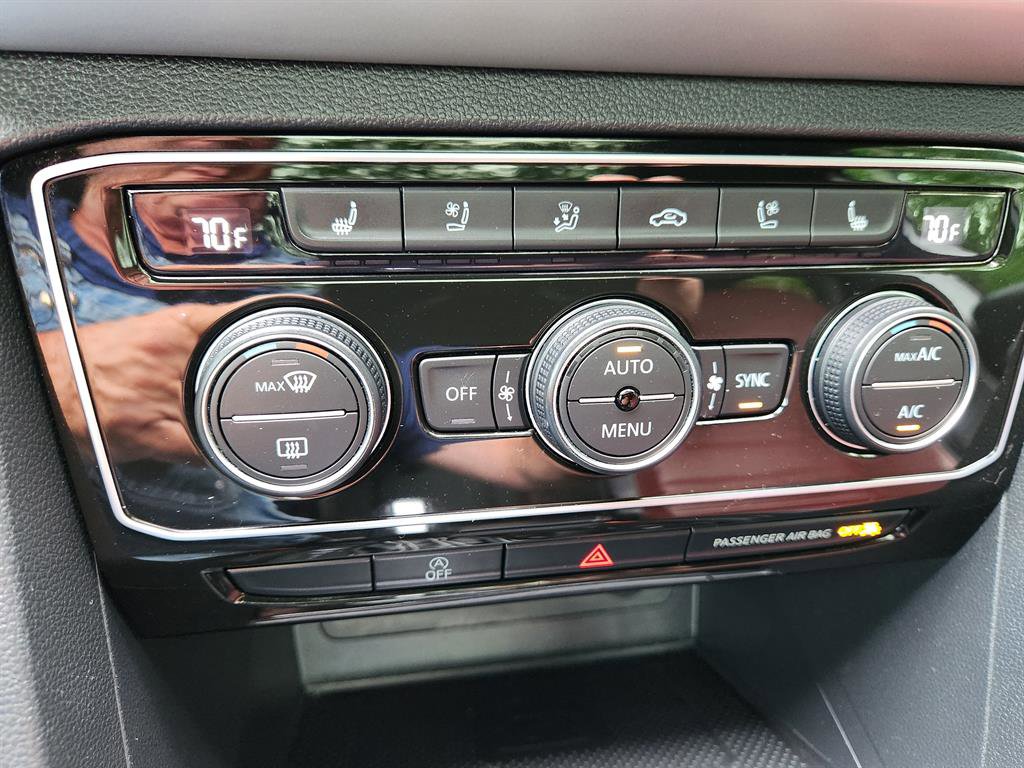 Certified 2022 Volkswagen Atlas Cross Sport SEL Premium R-Line image 39