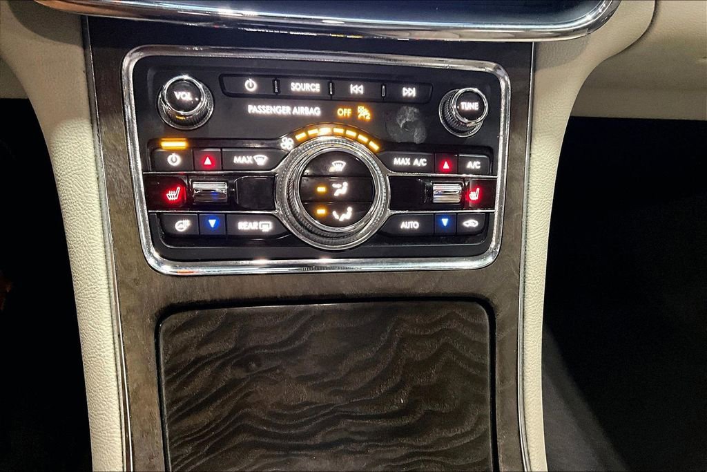 Used 2019 Lincoln Continental Select w/ Continental Climate Package image 15