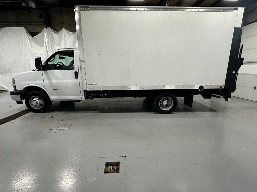 Used 2022 Chevrolet Express 3500 w/ Power Convenience Package image 4