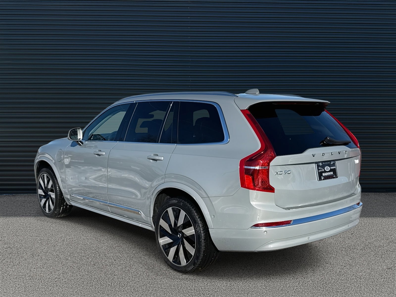 Certified 2024 Volvo XC90 T8 Plus w/ Protection Package Premier image 7