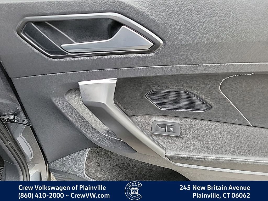 Used 2023 Volkswagen Tiguan SE R-Line FWD image 46