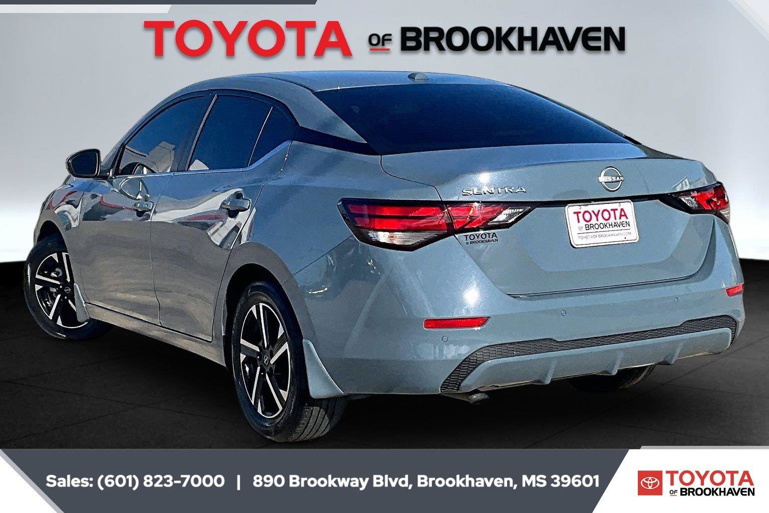 Used 2025 Nissan Sentra SV FWD image 2