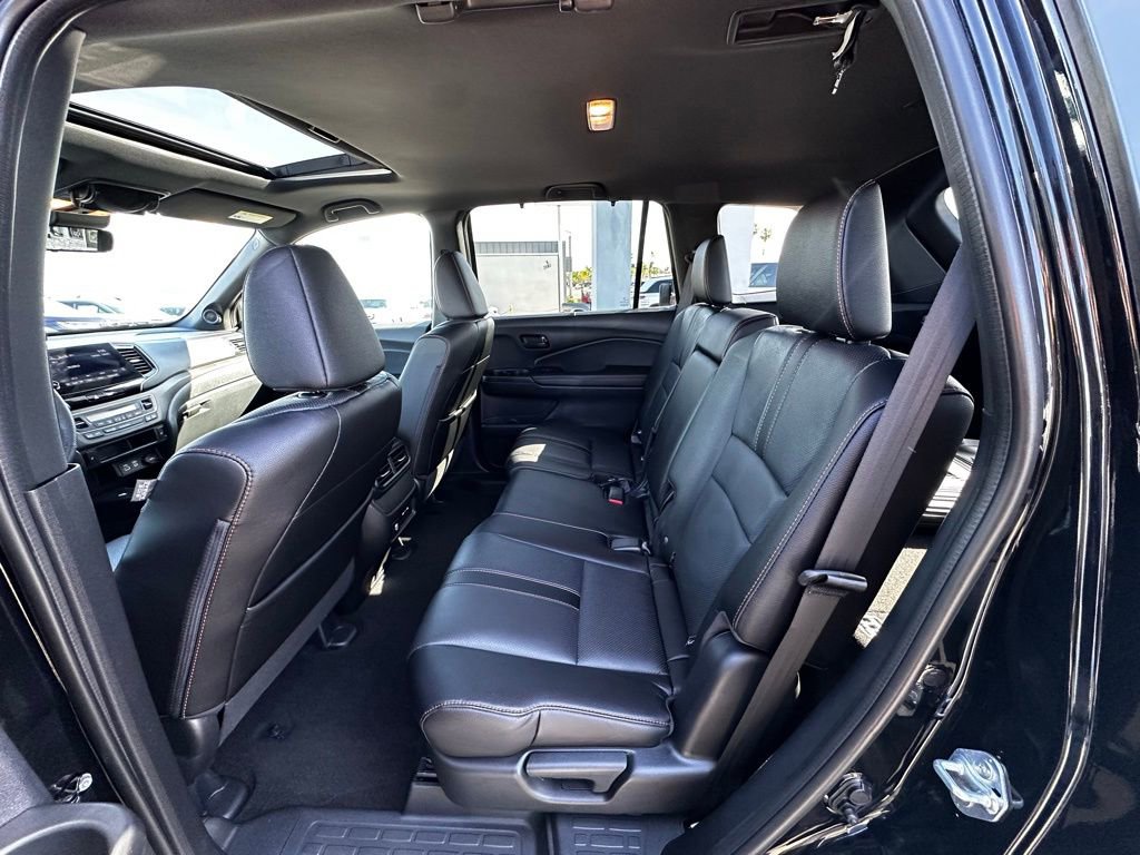 Used 2025 Honda Passport TrailSport image 18