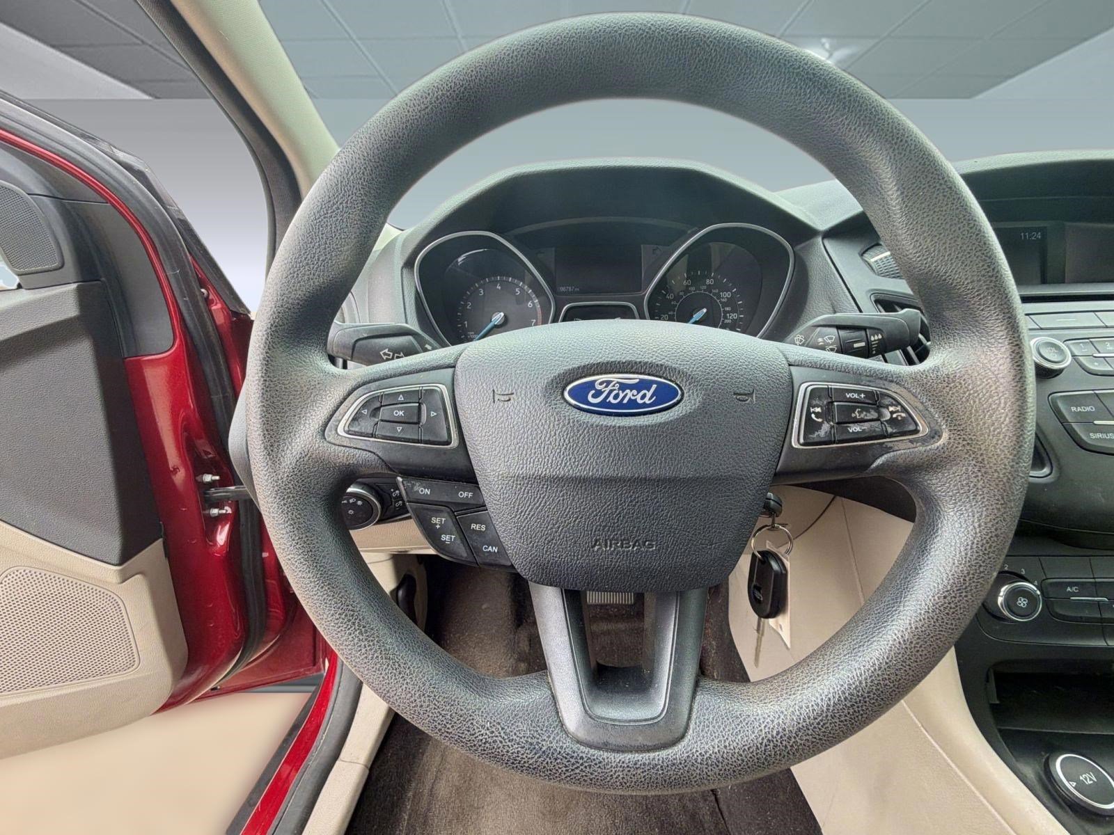 Used 2016 Ford Focus SE FWD image 39