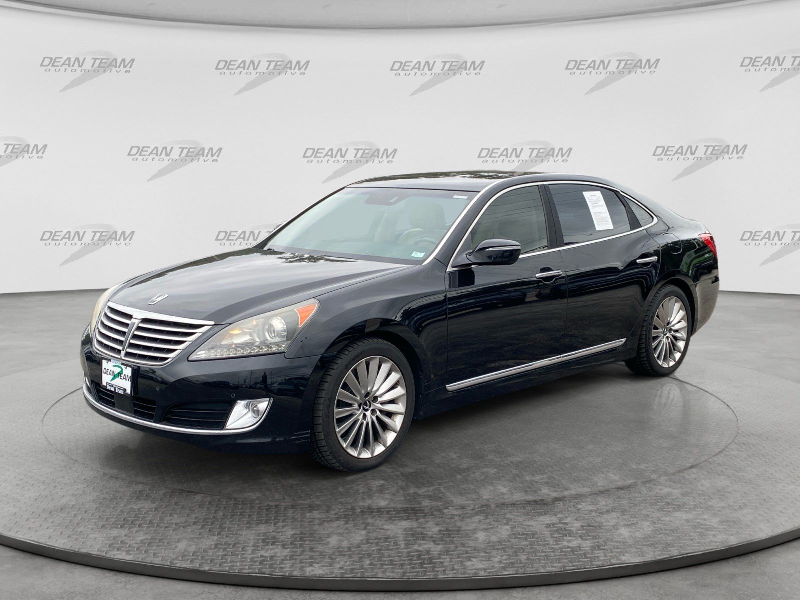 Used 2016 Hyundai Equus Signature RWD image 2