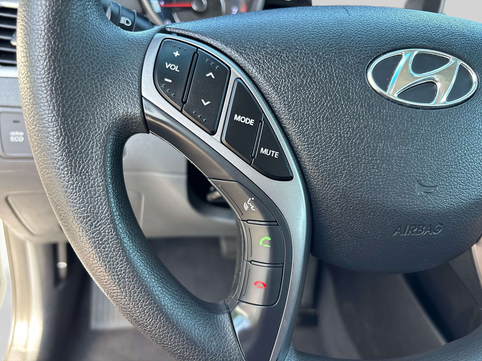 Used 2013 Hyundai Elantra GLS w/ Preferred Pkg FWD image 16