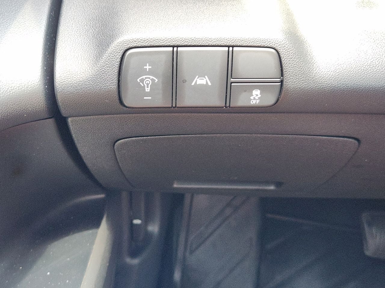 Used 2023 Hyundai Elantra SEL FWD image 21