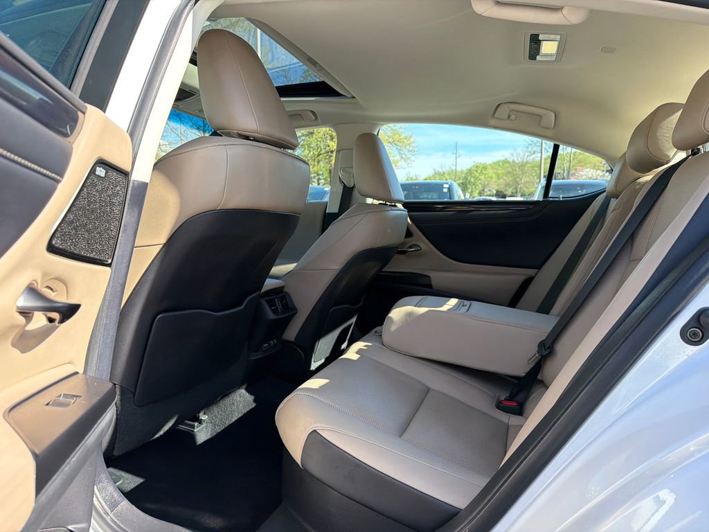 Used 2021 Lexus ES 300h w/ Premium Package image 15
