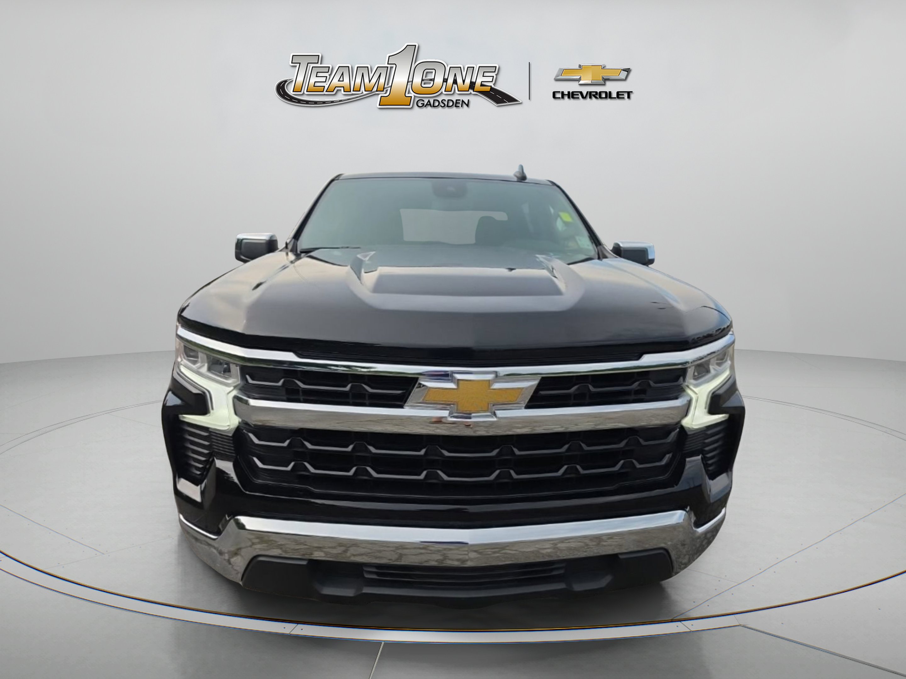 Used 2023 Chevrolet Silverado 1500 LT RWD image 2