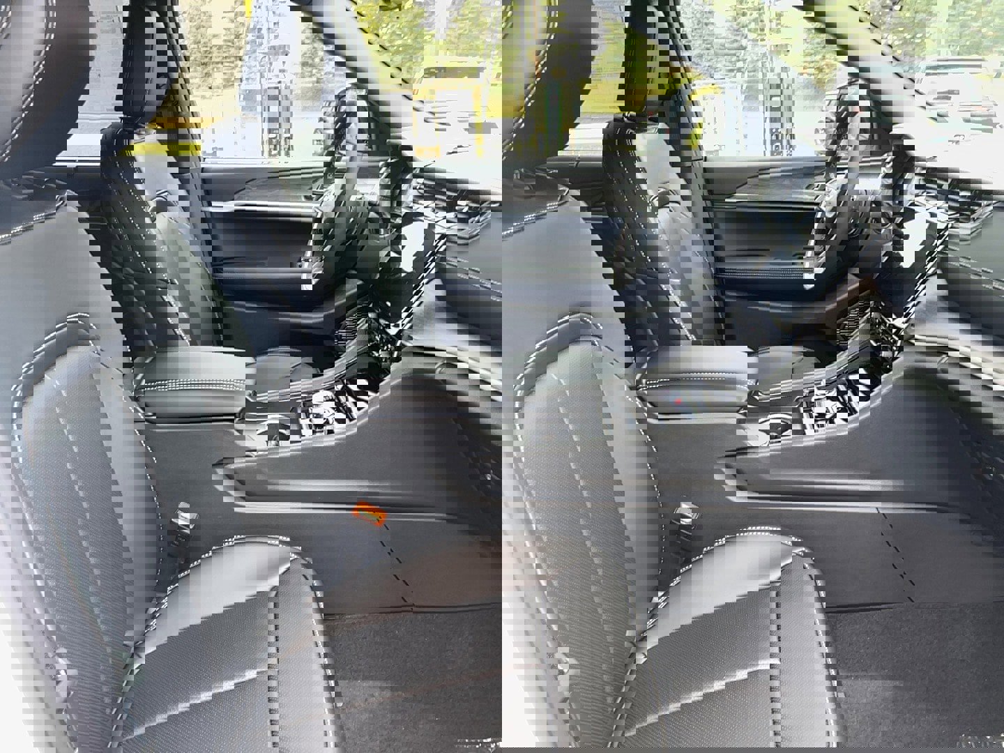 New 2025 Jeep Grand Cherokee Limited image 17