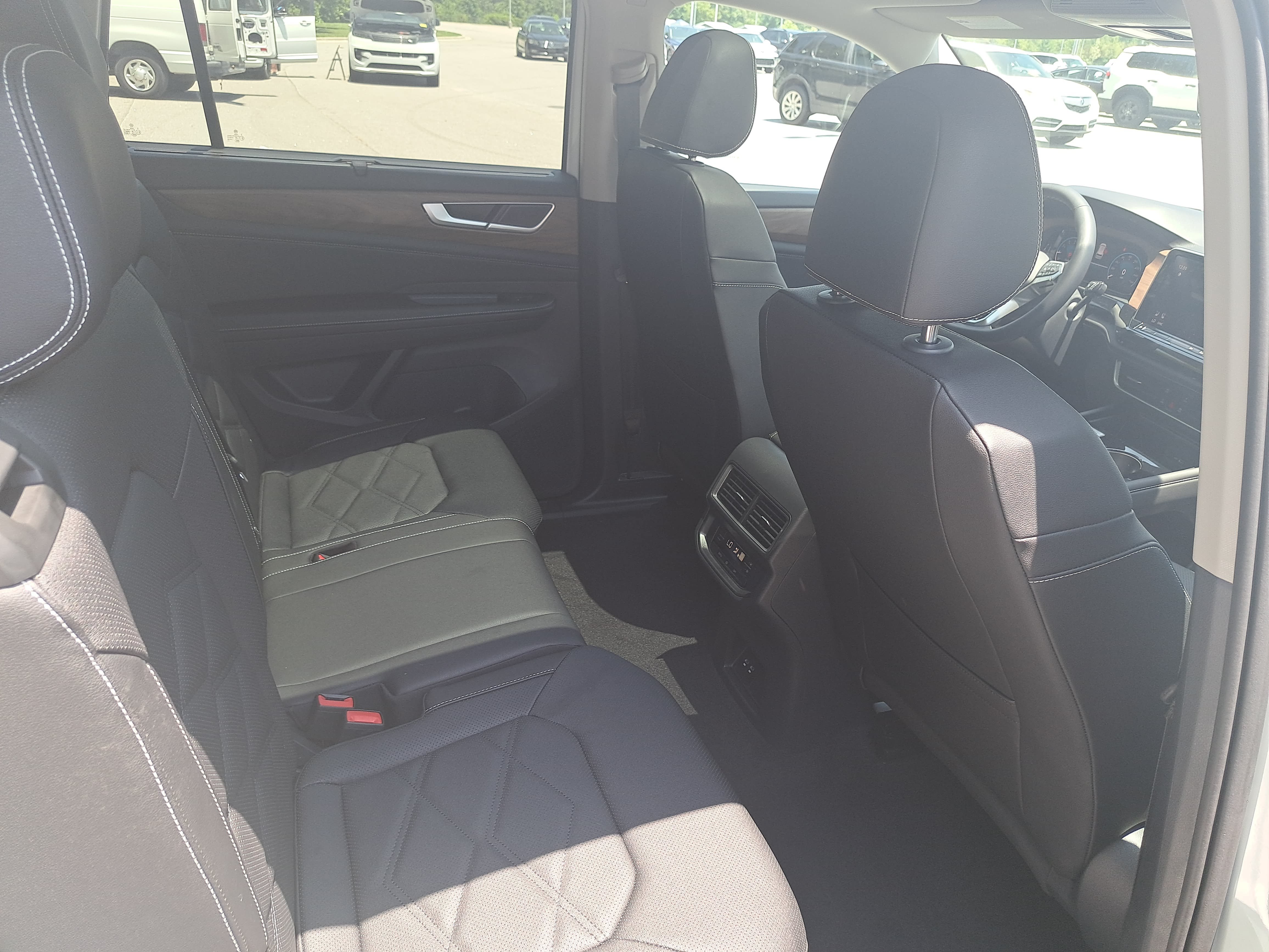 New 2026 Volkswagen Atlas SE FWD image 11
