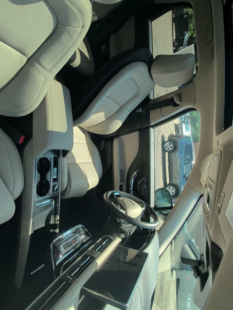 Used 2025 Lincoln Corsair Grand Touring w/ Equipment Group 302A AWD/4WD image 29
